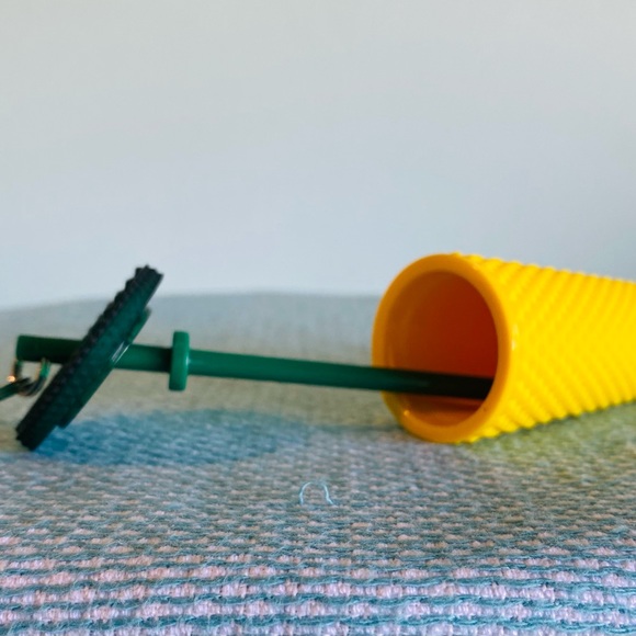 🍍STARBUCKS PINEAPPLE KEY CHAIN - Picture 3 of 4